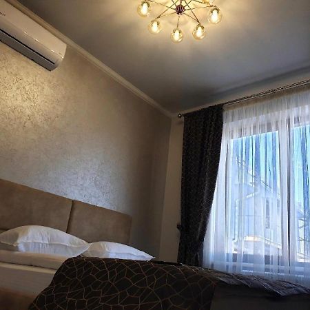 Apartment Sweethome 1 Free Parking Oezjhorod Buitenkant foto