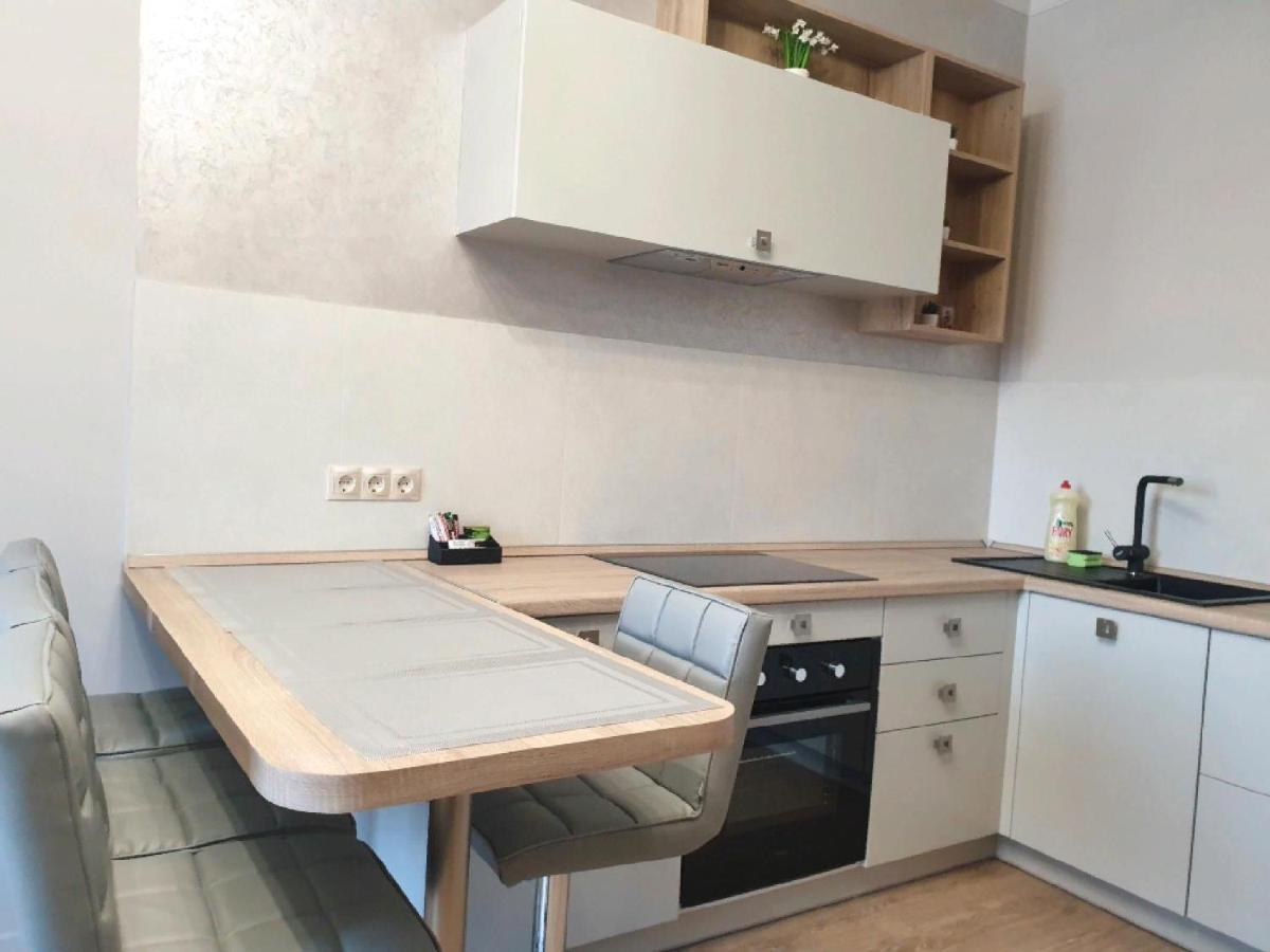 Apartment Sweethome 1 Free Parking Oezjhorod Buitenkant foto