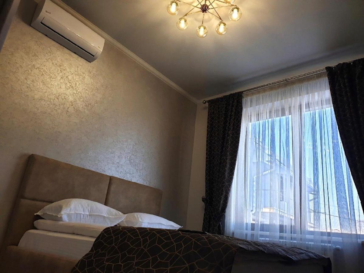 Apartment Sweethome 1 Free Parking Oezjhorod Buitenkant foto